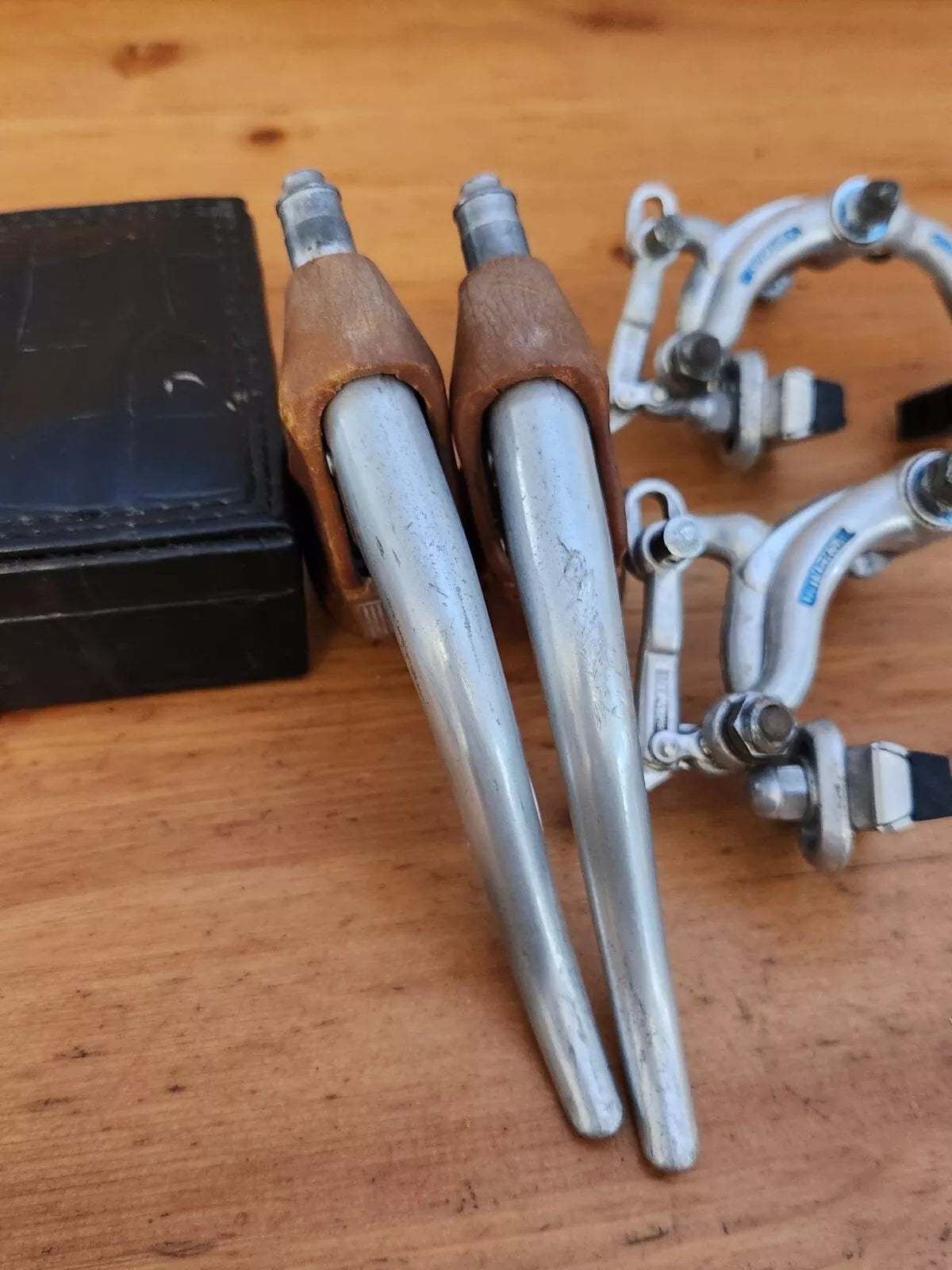 Universal Super 68 brakeset - levers and calipers