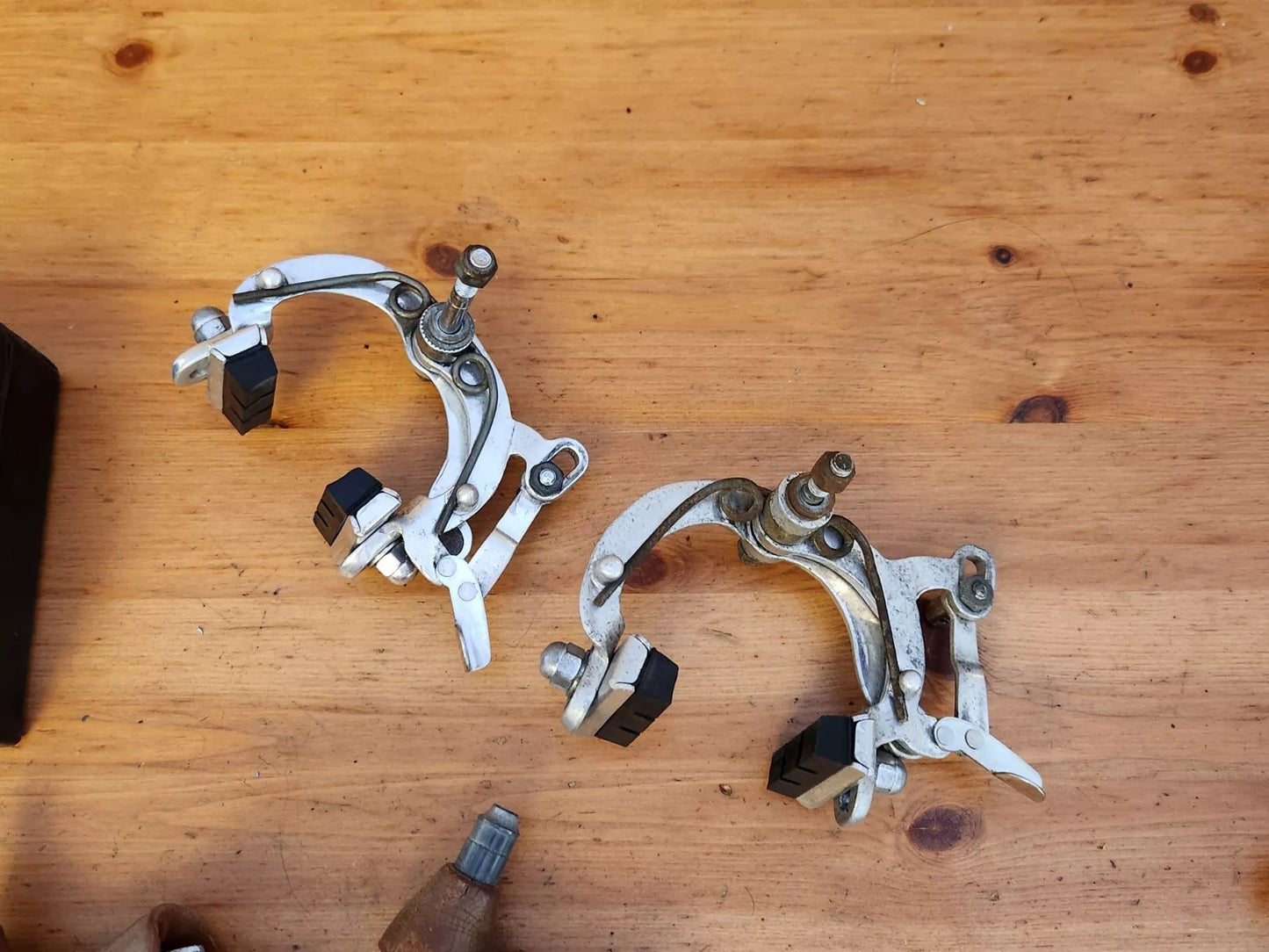 Universal Super 68 brakeset - levers and calipers